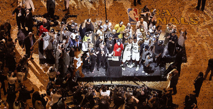 NBA编年史(2002-03):姚明来了! <a href=/lanqiuquanbu/spurs/ target=_blank class=infotextkey>马刺</a>复仇<a href=/lanqiuquanbu/lakers/ target=_blank class=infotextkey>湖人</a>